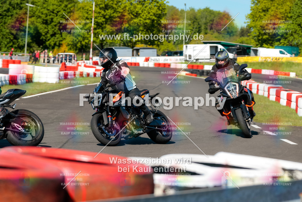 Moto-TeamOBK-21487 | Hier findet Ihr Bilder von Touristenfahrten auf der Nürburgring Nordschleife oder von anderen Veranstaltungen die ich besucht habe. Viel Spass beim Durch Schauen 