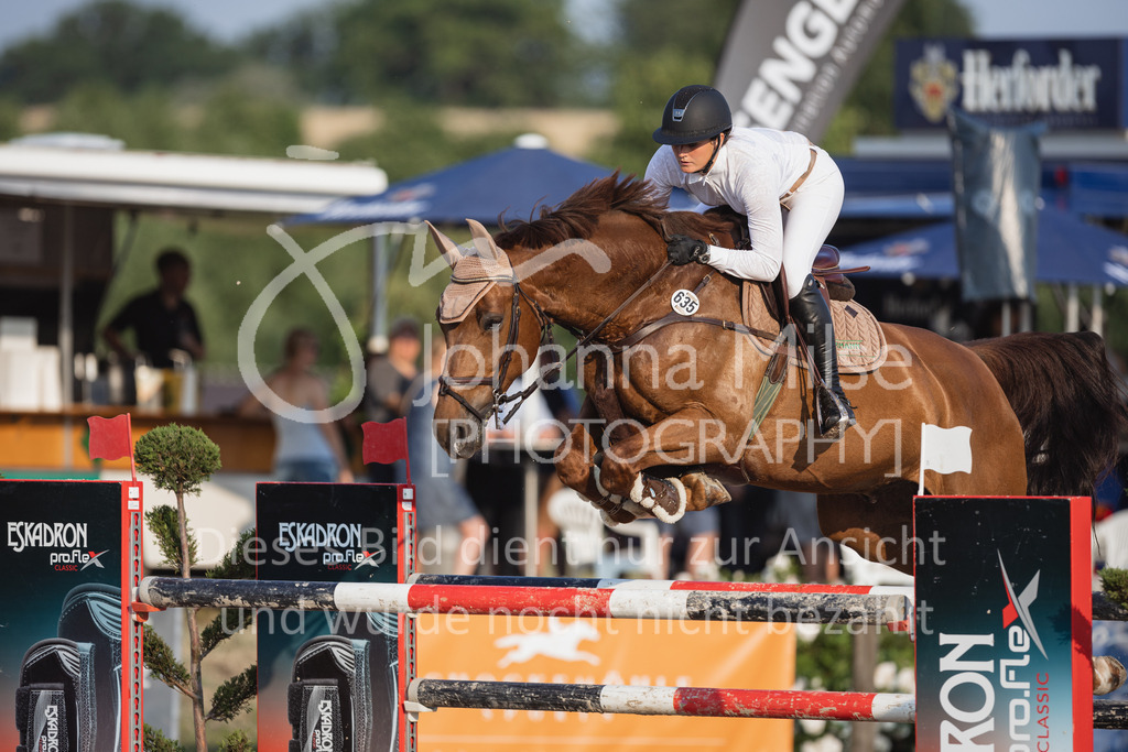 230624_PfSpTa_GroßerPreis-284 | Deine schönsten Turniermomente als professionelle Fotos! Entdecke hochwertige Pferdesport-Fotografie im Online-Shop. Jetzt Fotos finden & bestellen!