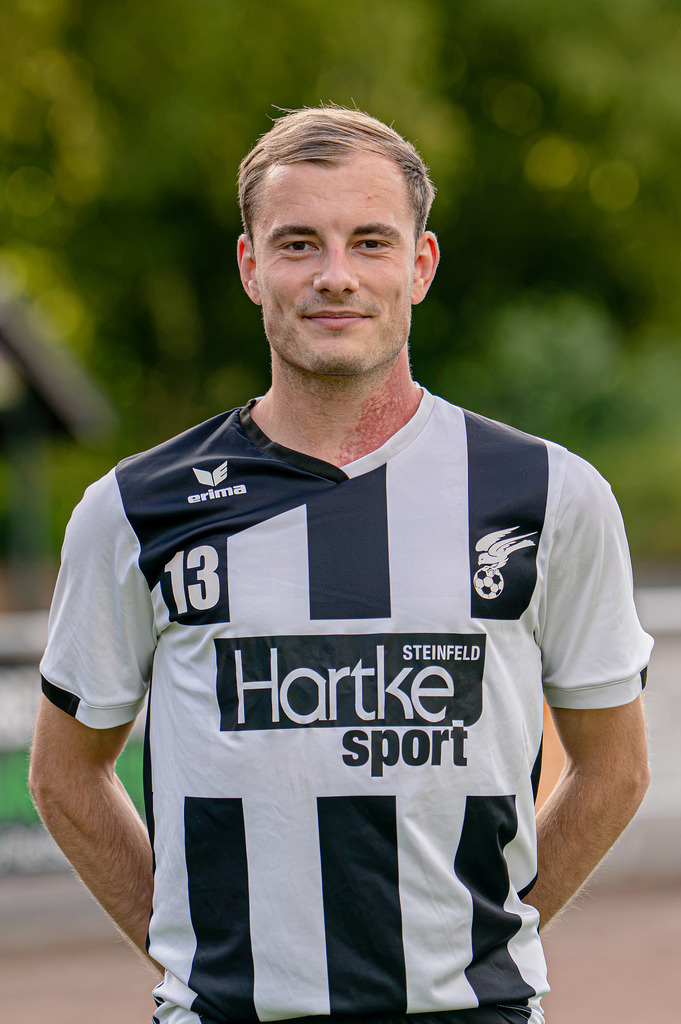 Fußball I Herren I Saison 2026-2027 I Mannschaftsfoto I SV Falke Steinfeld I - Bezirksliga Weser-Ems 4 I 21.07.2026 0014 | jns.sportfotos - Realisiert mit Pictrs.com