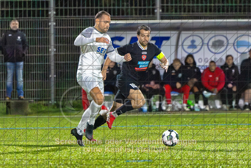 20261008_193327_0058-Bearbeitet_(c)_by_PhotoPeet | #,TSV Eschenbach (weiß) vs. SV Ebersbach (schwarz), Fußball, Bezirkspokal der Herren, Saison 2026/2027, Kunstrasenplatz, Schlater Straße, 73107 Eschenbach, 08.10.2026 - 19:30 Uhr,Foto: PhotoPeet / Sport- &amp; Eventfotografie / Peter Harich