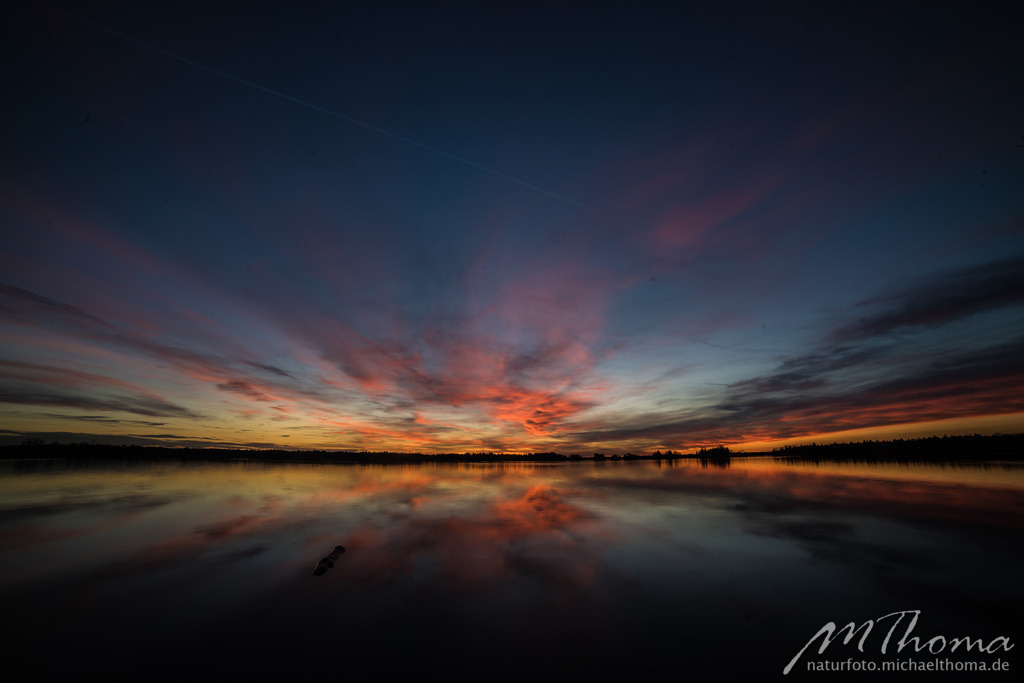 Sonnenuntergang am Mandichosee | Dies ist der Online-Shop von naturfoto.michaelthoma.de. Ich bin leidenschaftlicher Naturfotograf und fotografiere von der Andromedagalaxie bis zum Zwergtaucher, von der Ameise bis zum Orionnebel alles was mit Natur zu tun hat. Hier kann eine Auswahl meine - Realisiert mit Pictrs.com