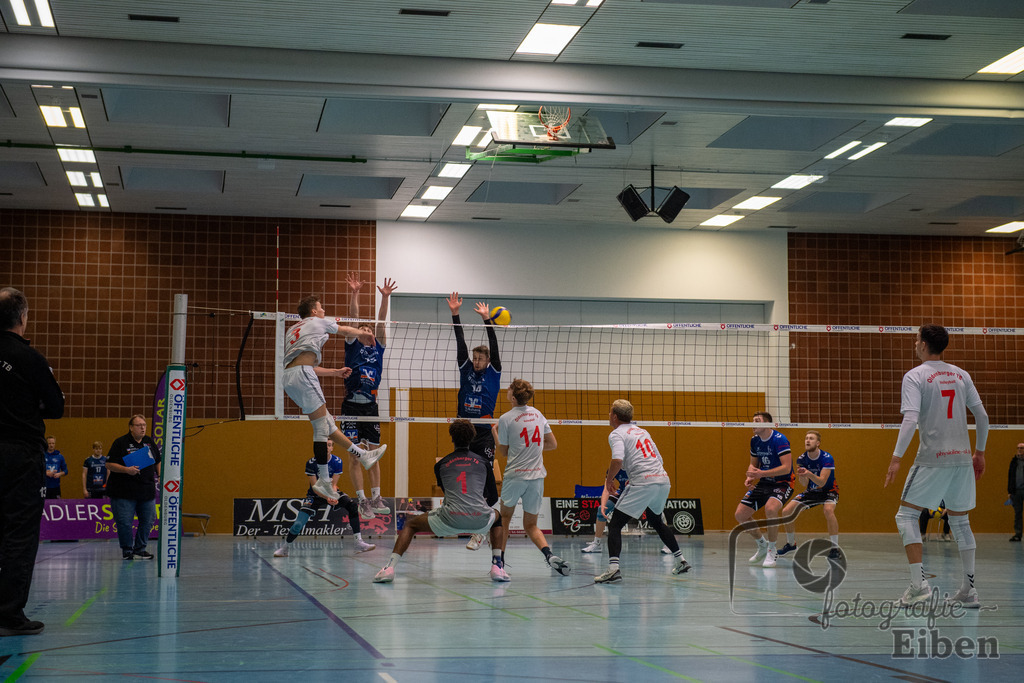 VSG Ammerland-Oldenburger TB | Regionalliga; VSG Ammerland (blau)-Oldenburger TB (weiß) am 18.01.2025 in Bad Zwischenahn (Sporthalle Schilldestraße ), Photo: Philip Eiben 2025 - Realisiert mit Pictrs.com