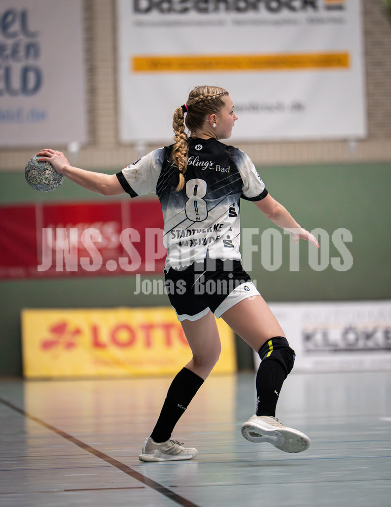 Handball I Frauen I Saison 2025-2026 I 3. Liga Staffel Nord I 13. Spieltag I SC SFN Vechta -Buxtehuder SV II-58 | Leni Stolle (8, Buxtehuder SV II) - Realisiert mit Pictrs.com