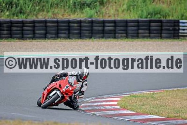 spof2626 | Professionelle Fotos von Sportveranstaltungen, aber auch Hochzeiten und anderen Events. - Realisiert mit Pictrs.com