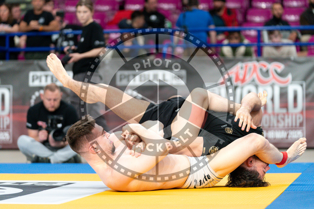 20250517PBB1820 | Athletes compete during the first day of the ADCC Amateur World Championship on May 15, 2025 in Warsaw, Poland. © Chiara Dazi / photoblackbelt