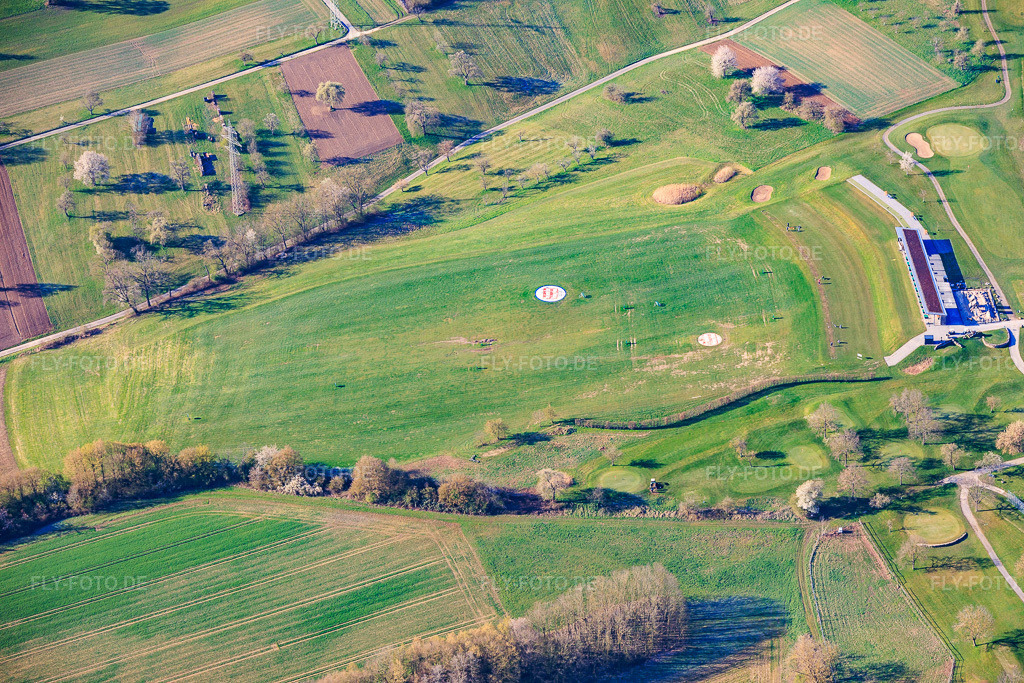 Luftbild: Driving Range am Golfplatz Golfpark Karlsruhe - GOLF absolute am Gut Batzenhof im Ortsteil Hohenwettersbach in Karlsruhe im Bundesland Baden-Württemberg in Deutschland. Foto: IMG_154119.jpg vom 02.04.2026 durch Werner Riehm/FLY-FOTO.deAuflösung des Originals: 6000 x 4000 pxGolfpark Karlsruhe Gut Batzenhof | GOLF absolute Rotationsgolf®