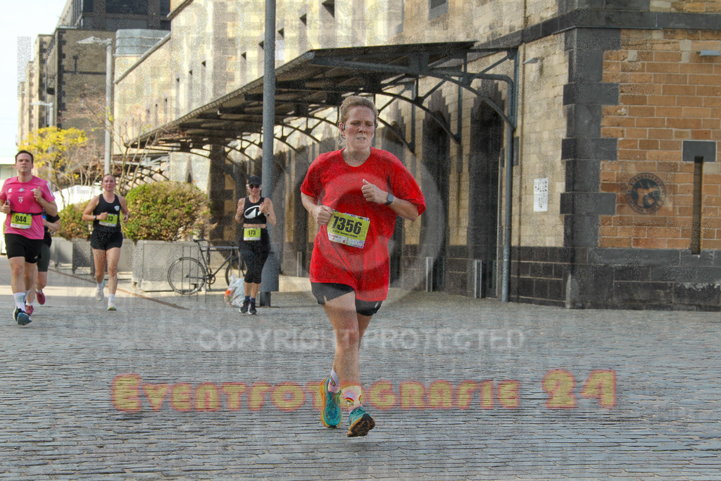 250920_1459_EV4_7791 | Sportfotografie im Rhein-Sieg Kreis, Köln, Bonn, NRW, Rheinland Pfalz, Hessen, etc. Unser Tätigkeitsfeld umfasst den Laufsport vom Volkslauf über den Marathon, Duathlon, Triathon bis zum Ultralauf wie Kölnpfad Ultra oder Schindertrail.