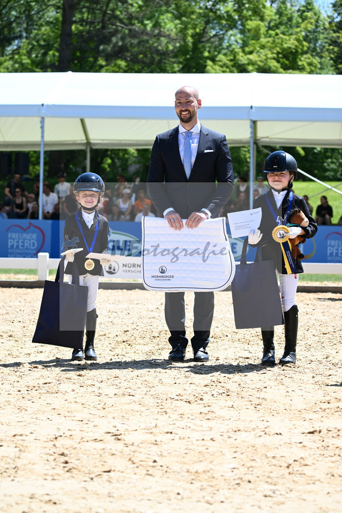 Pony-Fuehrzuegel-WB Nuernberger Burg-Pokal_12245902 | hf-fotografie - Realizzato con Pictrs.com