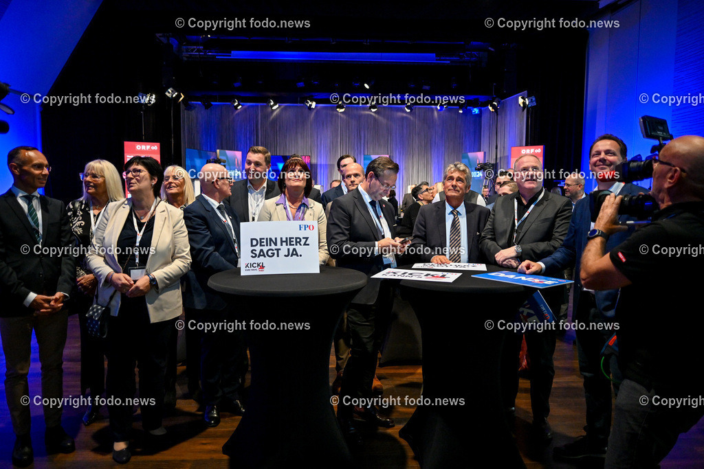 Pressewahldienst Linz zur Nationalratswahl 2024_ 29.09.2024-3 | 29.09.2024, Ursulinenhof Linz AUT, Nationalratswahl 2024, Pressewahldienst im Bild Parteimitglieder der FPOE Ooe 