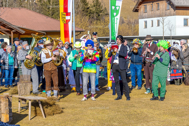 Bärentreiben in Steuerberg | Bildershop von pixelworld.at - Realisiert mit Pictrs.com