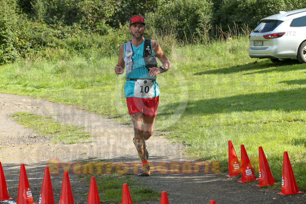230826_1627_EX1_1569 | Sportfotografie im Rhein-Sieg Kreis, Köln, Bonn, NRW, Rheinland Pfalz, Hessen, etc. Unser Tätigkeitsfeld umfasst den Laufsport vom Volkslauf über den Marathon, Duathlon, Triathon bis zum Ultralauf wie Kölnpfad Ultra oder Schindertrail.