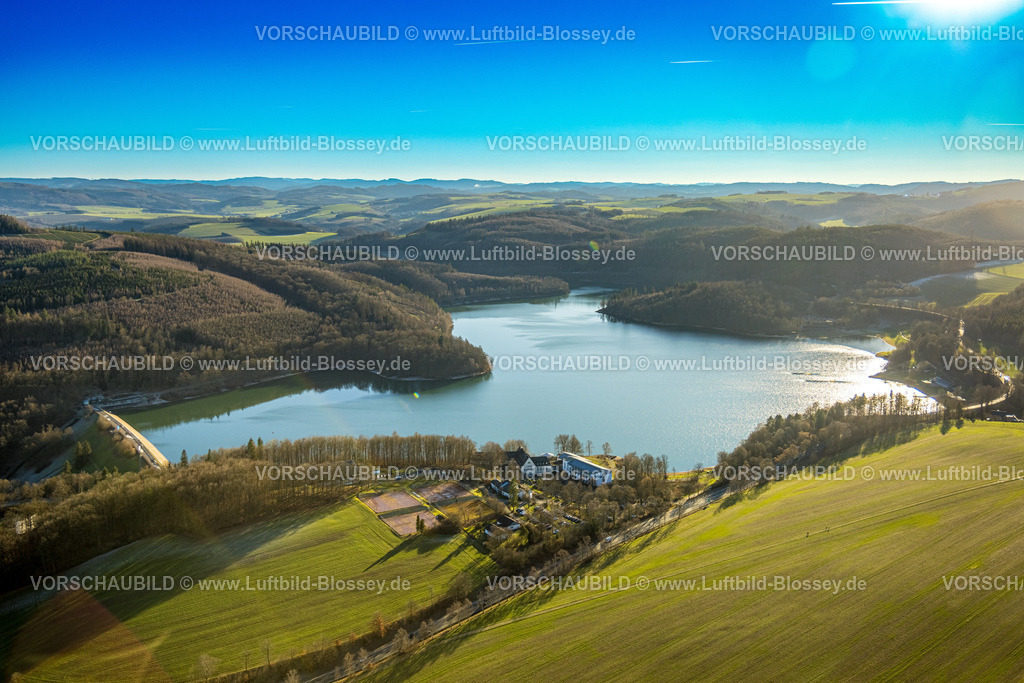 Meschede230205954 | Luftbild, Hennesee Talsperre Stausee in Hügellandschaft, Berghausen, Meschede, Sauerland, Nordrhein-Westfalen, Deutschland