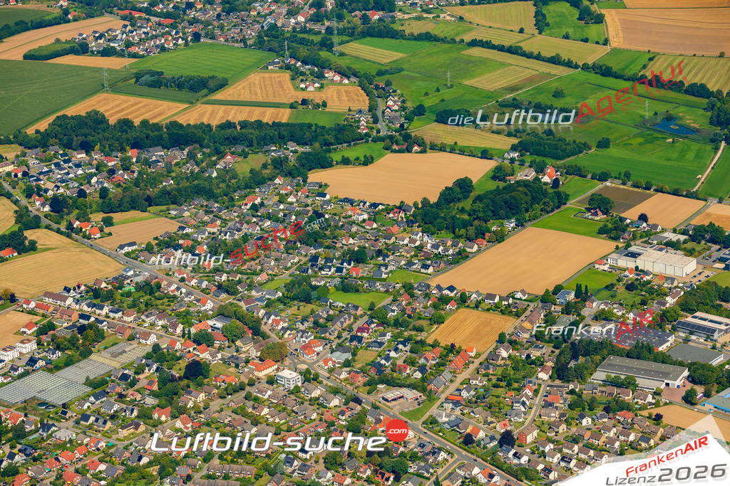 Herringhausen Herford Bild- Das Luftbild wurde 2025 vom UL-Flugzeug heraus erstellt ( keine Drohne bzw. Drohnenaufnahme ) - Hochauflösende Luftaufnahme -Nicht vergleichbar mit Google Maps oder Satelittenbilder- Die Geschenkidee !Mit Lizenz und Bildrechte bestellbar - CC
