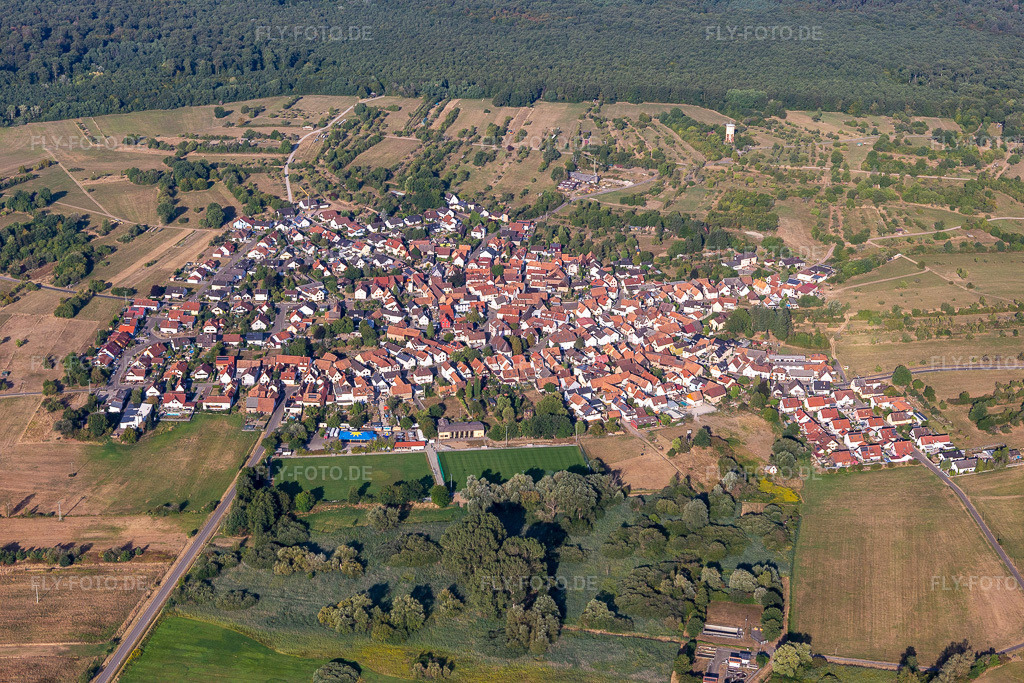 Luftbild:  im Ortsteil Büchelberg in Wörth im Bundesland Rheinland-Pfalz in Deutschland.Foto: IMG_133791.jpg vom 14.08.2022 durch Werner Riehm/FLY-FOTO.deAuflösung des Originals: 5472 x 3648 pxWWW.BÜCHELBERG.DE