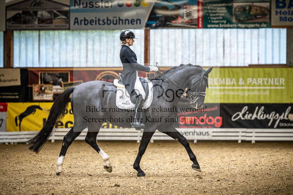 DOS_0458 | Entdecke hochwertige Reitturnierfotos von Foto Oger. Professionell, emotional und authentisch – jetzt Lieblingsmomente im Shop bestellen.Deutschlandweite Turnierfotografie. - Realisiert mit Pictrs.com