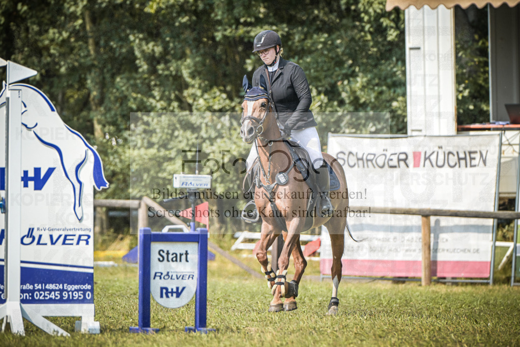DOS_1569 | Entdecke hochwertige Reitturnierfotos von Foto Oger. Professionell, emotional und authentisch – jetzt Lieblingsmomente im Shop bestellen.Deutschlandweite Turnierfotografie. - Realisiert mit Pictrs.com