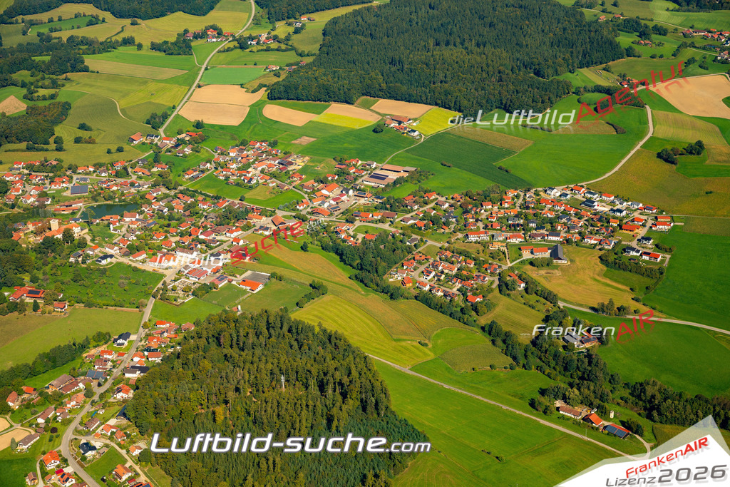 Das Luftbild zeigt :  Falkenfels - Die Luftaufnahme wurde 2023 vom UL-Flugzeug aus erstellt ( keine Drohne ) - Hochauflösende Luftaufnahme - Für grossformatige Ausdrucke geeignet. Die Geschenkidee !Mit Lizenz und Bildrechte bestellbar