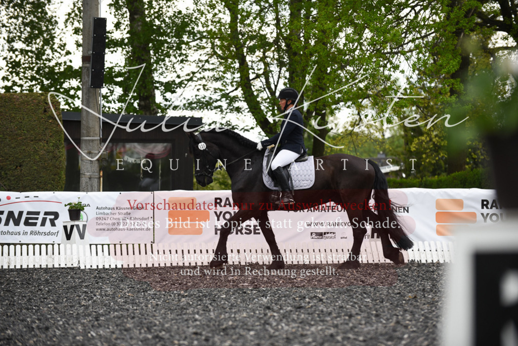 20230513_JK-Röhrsdorf-15-037 | Pferde- und Turnierfotografie in Westsachsen. Pferdeportraits, Auftragszeichnungen und intuitive Kunst.