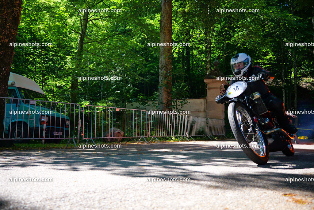 P1026082 | Erleben Sie atemberaubende, hochqualitative Fotos Ihrer Fahrt entlang der malerischen Alpenstraßen. Besuchen Sie alpineshots.com, um professionelle Aufnahmen Ihrer unvergesslichen Reise zu finden und zu kaufen - Realisiert mit Pictrs.com