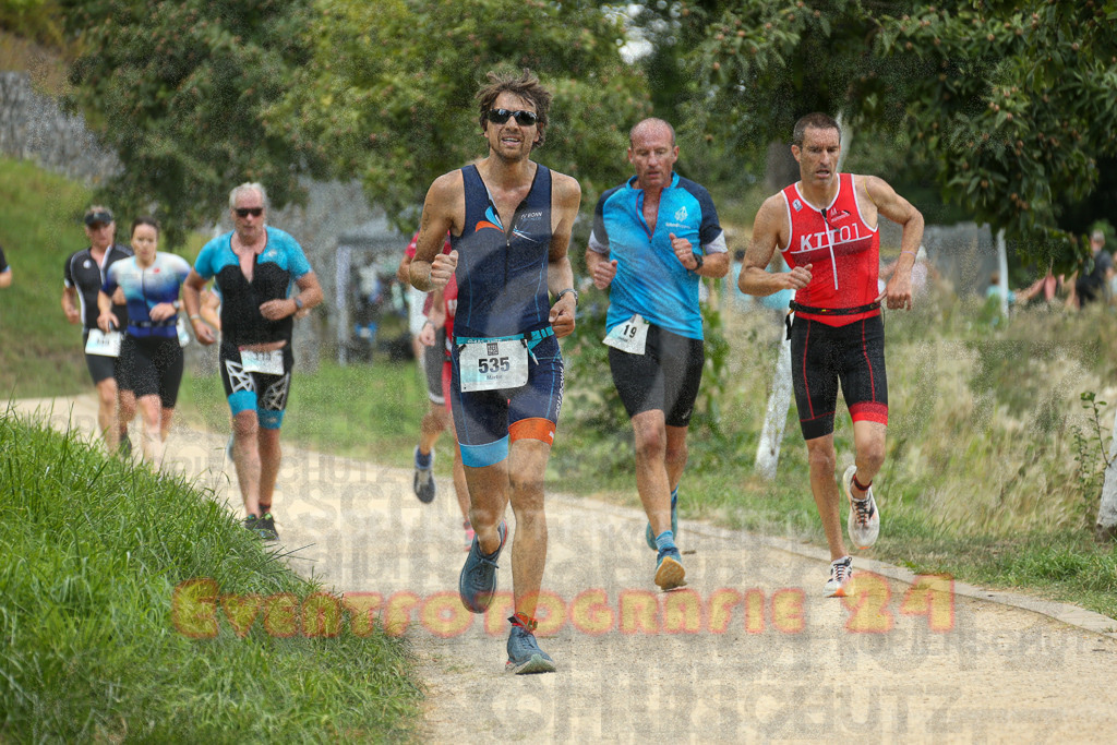 250824_1346_EX1_3579 | Sportfotografie im Rhein-Sieg Kreis, Köln, Bonn, NRW, Rheinland Pfalz, Hessen, etc. Unser Tätigkeitsfeld umfasst den Laufsport vom Volkslauf über den Marathon, Duathlon, Triathon bis zum Ultralauf wie Kölnpfad Ultra oder Schindertrail.