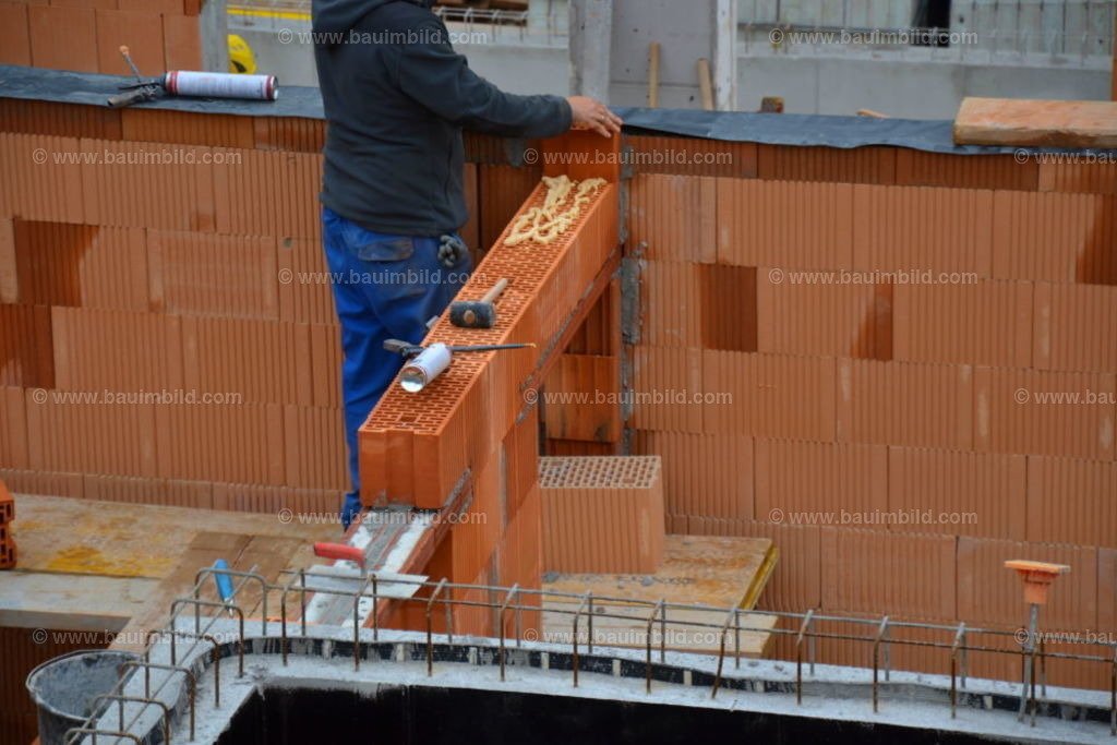 bib-lg07-mauerarbeiten-0047 | Nach LV-Leistungsgruppen sortierte Detailfotos über den Bau eines Hauses. Alle Hausbau-Bilder direkt vom Urheber und Autor der Website Haus-Selber-Bauen.com