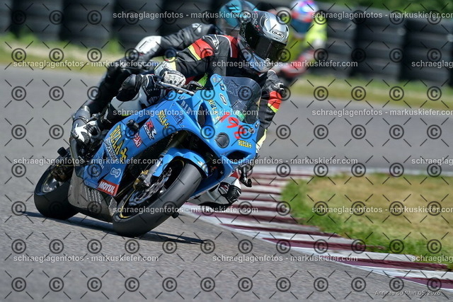26BT02-1798 | markuskiefer.com - Realisiert mit Pictrs.com