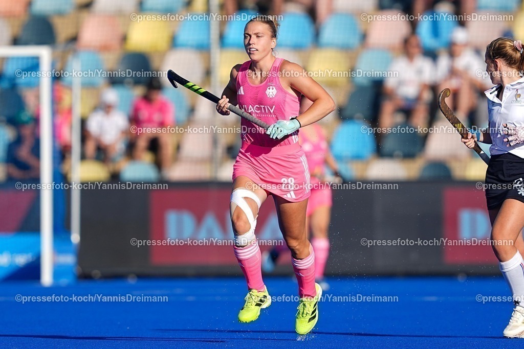 xydrx09082504037 | 09.08.2025, xydrx, Frauen EuroHockey Championship 2025, Gruppenphase, Gruppe a, Deutschland - Frankreich, Sparkassenpark Mönchengladbach: Jette Fleschuetz (GER #28)