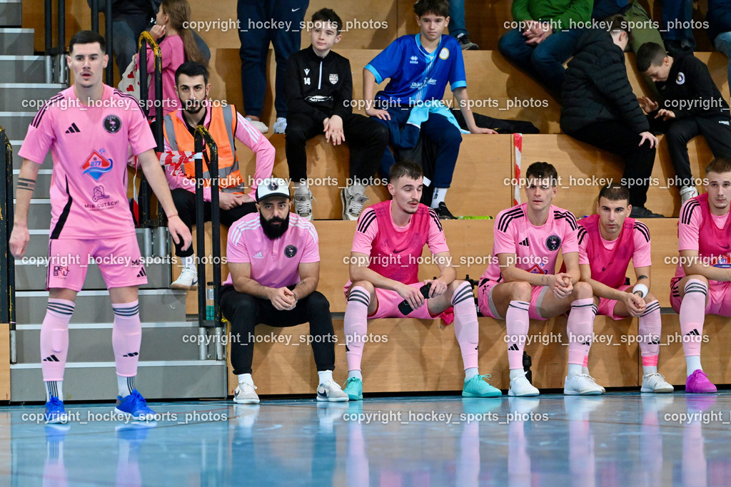 Carinthia Flamengo Futsal Club vs. Futsal Klagenfurt | #70 Armin Kahvedzic Carinthia Flamengo,  Spielerbank Carinthia Flamengo, Headcoach Carinthia Flamengo Ugur Koc, #2 Faris Buljubasic Carinthia Flamengo, #8 Ervin Jogic Carinthia Flamengo, #21 Robert Dimitrov Carinthia Flamengo, #97 Leon Brisevac Carinthia Flamengo, Carinthia Flamengo Futsal Club vs. Futsal Klagenfurt, Carinthia Flamengo Futsal Club vs. Futsal Klagenfurt am 01.12.2024 in Klagenfurt (Ballspielhalle Viktring), Austria, (Photo by Bernd Stefan)