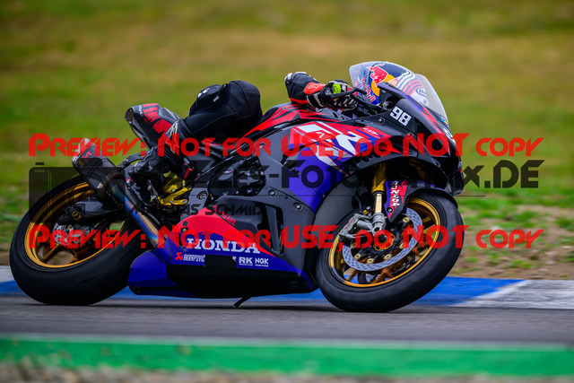 MaZZes_Fotomatrix_20250421_6007705_7331 | WEISS