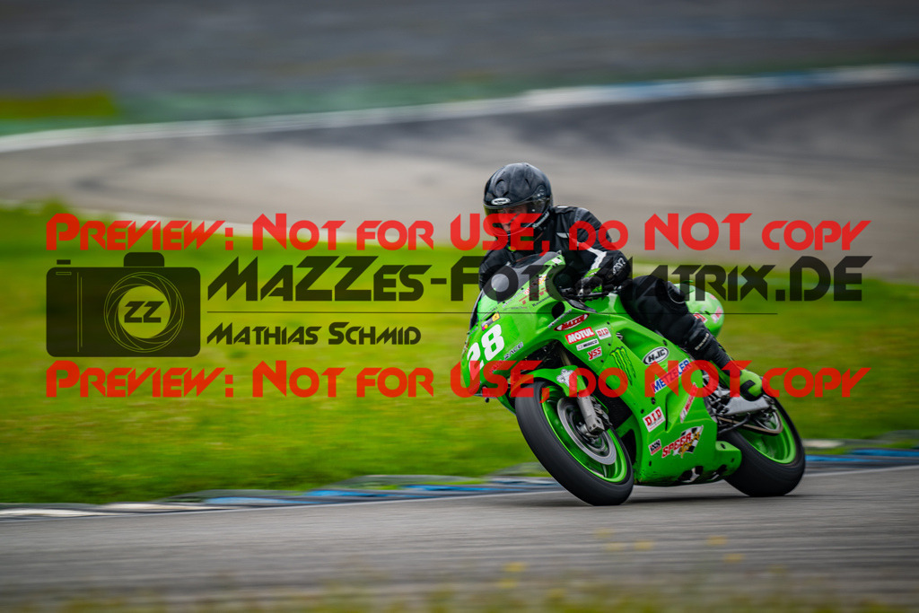 MaZZes_FotoMatrix_240702_6007705_9886 | GELB