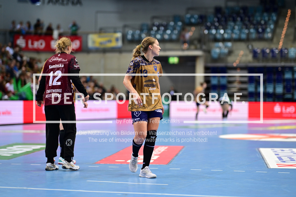 Handball I Frauen I Saison 2025-2026 I 1. HBF I 5. Spieltag I VfL Oldenburg - Buxtehuder SV I 17979 | Der Sportfotograf. - Realisiert mit Pictrs.com
