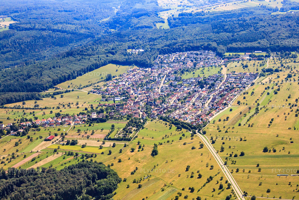 Luftbild: Ortsansicht von Norden im Ortsteil Schöllbronn in Ettlingen im Bundesland Baden-Württemberg in Deutschland. Foto: IMG_42075.jpg vom 27.06.2011 durch Werner Riehm/FLY-FOTO.deAuflösung des Originals: 4752 x 3168 px