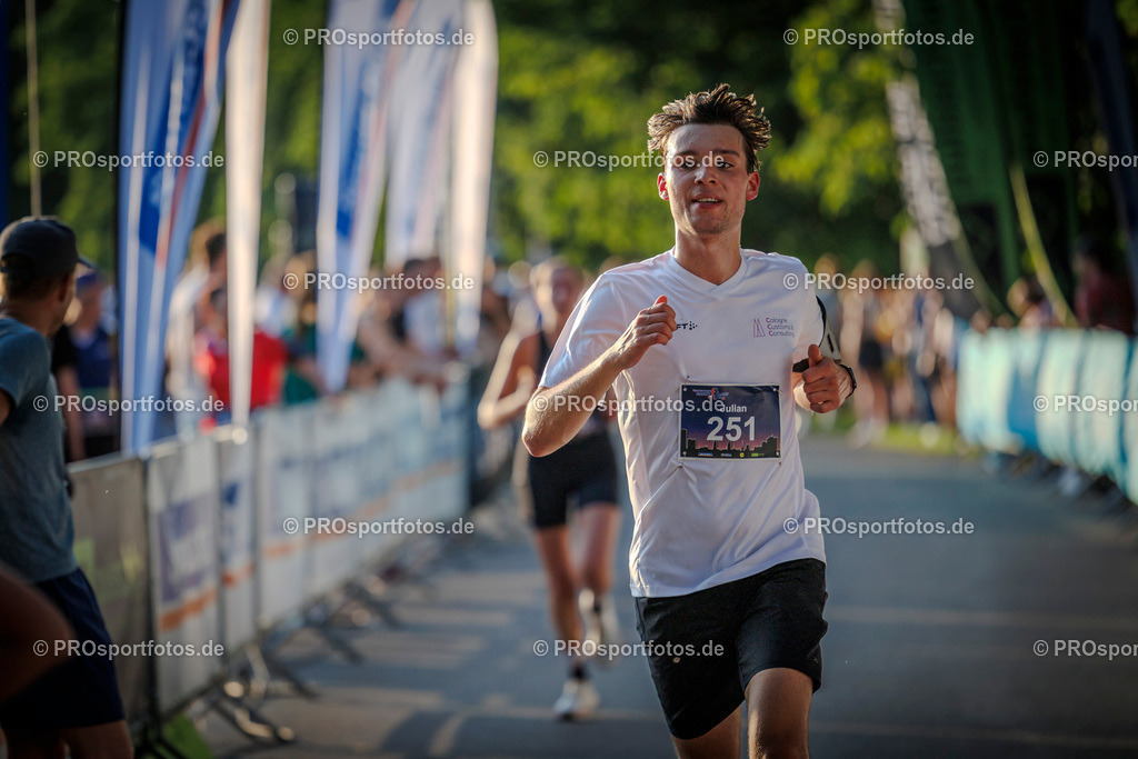 Sparda-Bank Nachtlauf Bonn; Bonn, 18.06.2025 | Impressionen vom Sparda-Bank Nachtlauf Bonn am 18.06.2025 in Bonn (Nordrhein-Westfalen). 