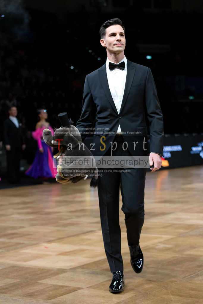 20241109_DM-Formationen_Vorrunde_2395 | Tanzsportbilder, Standardtanz, Lateintanz, WDSF, DTV, LTVB, dancecomp, goc, hessen tanzt, blaues band der spree, walzer, tango, wiener walzer, slowfox, quickstepp, samba, rumba, cha-cha-cha, paso doble. jive, hd-kroft photography, turniertanzsport