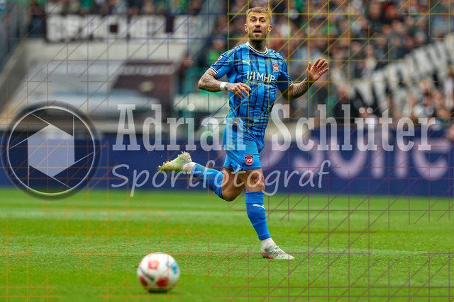 04.04.2026, GER, Fussball, Herren, 1. BL, Saison 2025/2026, Borussia Mönchengladbach - 1. FC Heidenheim | Niklas Dorsch (Heidenheim) in Aktion am Ball, Einzelaktion (Heidenheim)