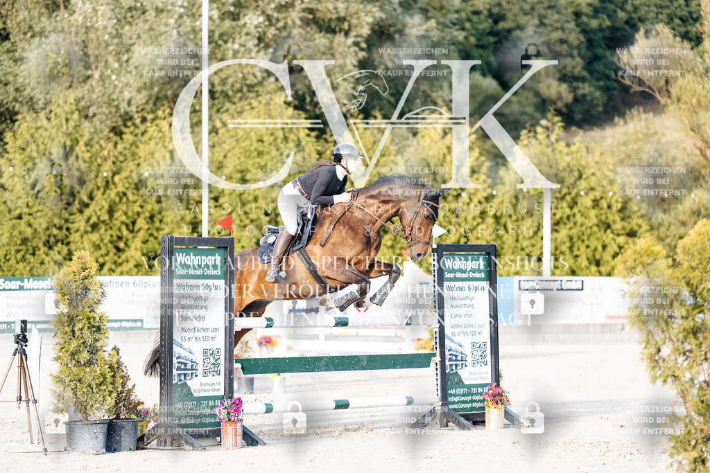 CK900833 | Turnierfotografie Pferdefotografie Trier Rheinland-Pfalz Pferdesport Reitsport Tierfotografie Sportfotografie Pferdevideo Pferdevideografie Equestrianvideography equestrianphotography  - Realisiert mit Pictrs.com