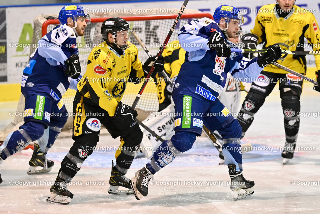 ESC Steindorf vs. MET PHOTOVOLTAIK HORNETS SPITTAL | #19 Friedrich Lukas ESC Steindorf, #11 Kucher Florian EC Hornets Spittal, #77 Wuntschek Manuel ESC Steindorf, ESC Steindorf vs. MET PHOTOVOLTAIK HORNETS SPITTAL, ESC Steindorf vs. MET PHOTOVOLTAIK HORNETS SPITTAL am 26.10.2024 in Steindorf (Ossiachersee Halle), Austria, (Photo by Bernd Stefan)