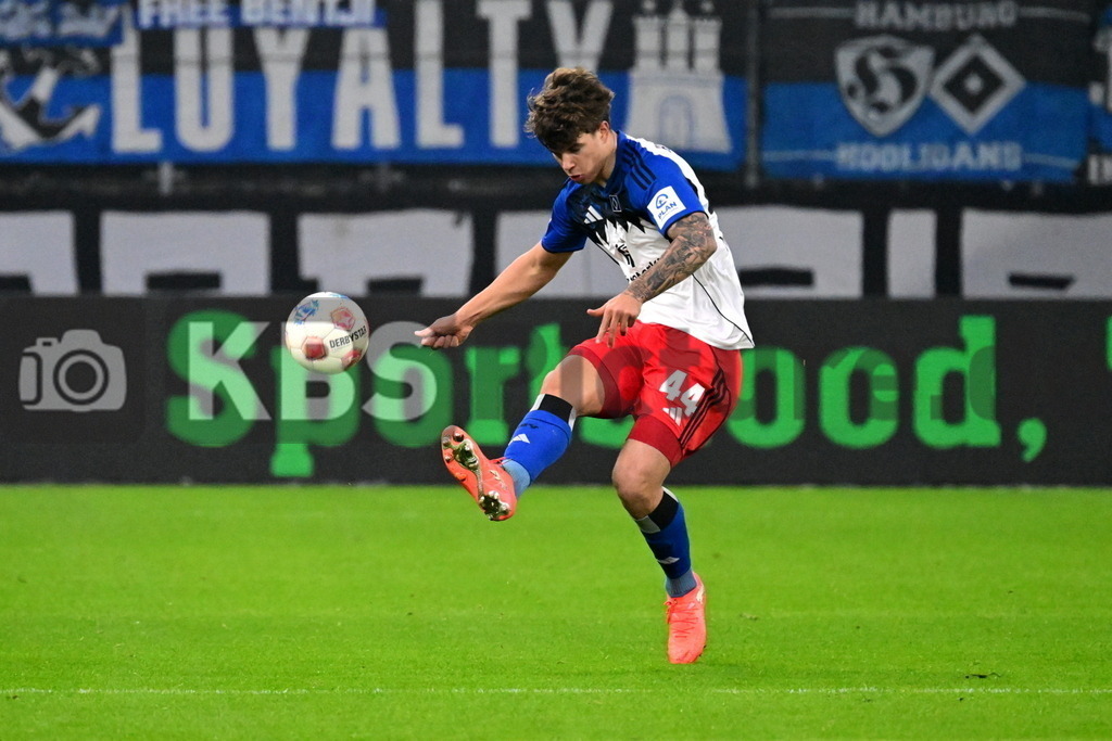 KBS Picture_HSV-Frankfurt_004 | Vuskovic Luka (HSV) ,Sportplatz :  Volksparkstadion, - Realisiert mit Pictrs.com