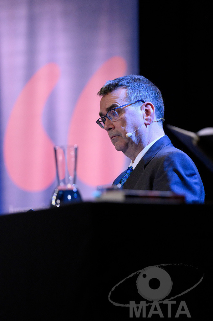 _DWA5413 | Mick Herron bei der lit.Cologne 2023 Veranstaltung 'Mick Herron erklärt die London Rules' im Ostermann-Saal. Köln, 08.03.2023 - Realisiert mit Pictrs.com