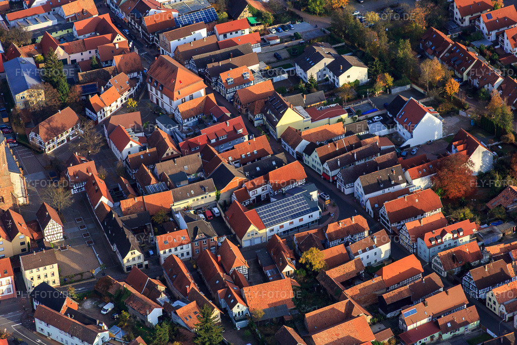Luftbild: Rathaus in Kandel im Bundesland Rheinland-Pfalz in Deutschland. Foto: IMG_085210.jpg vom 08.11.2015 durch Werner Riehm/FLY-FOTO.de