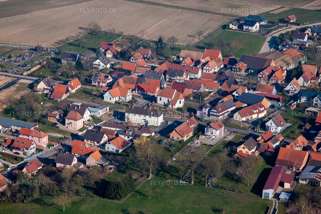 Luftbild: Ortsansicht in Schwabwiller im Bundesland Bas-Rhin in Frankreich. – Foto: IMG_62748.jpg vom 09.03.2014 durch Werner Riehm/FLY-FOTO.de – Auflösung des Originals: 4752 x 3168 px