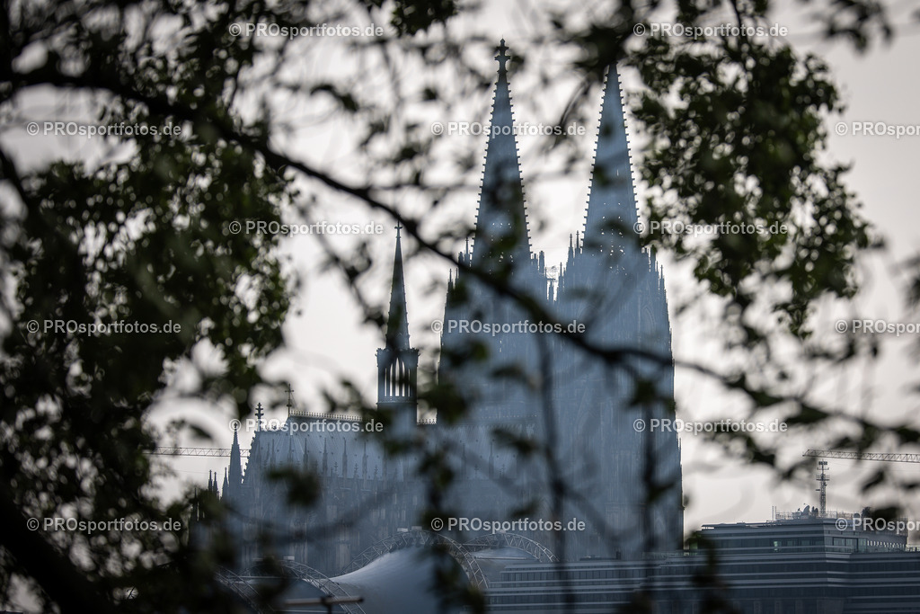 21. ASV Nachtlauf; Koeln, 08.05.24 | Impressionen vom 21. ASV Nachtlauf am 08.05.24 am Tanzbrunnen in Koeln. Foto: BEAUTIFUL SPORTS/Axel Kohring