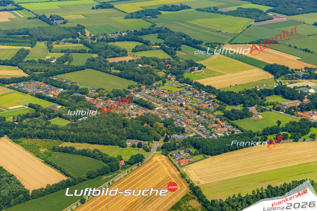 Schöne Luftaufnahme als Geschenk in Varrelbusch Garrel - Die Luftbildaufnahme wurde 2025 vom UL-Flugzeug heraus erstellt ( keine Drohne ) - Hochauflösende Luftaufnahme -Nicht vergleichbar mit Google Maps oder Satelittenbilder- Die Geschenkidee !Mit Lizenz und Bildrechte bestellbar