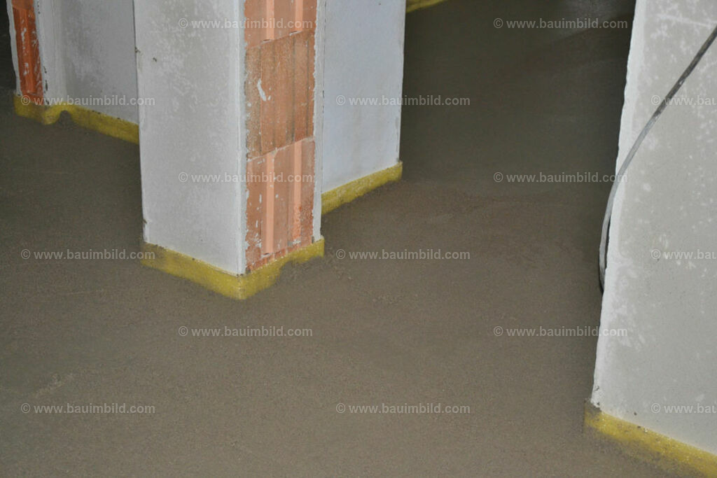 bib-lg19-fussbodenaufbau-0160 | Nach LV-Leistungsgruppen sortierte Detailfotos über den Bau eines Hauses. Alle Hausbau-Bilder direkt vom Urheber und Autor der Website Haus-Selber-Bauen.com