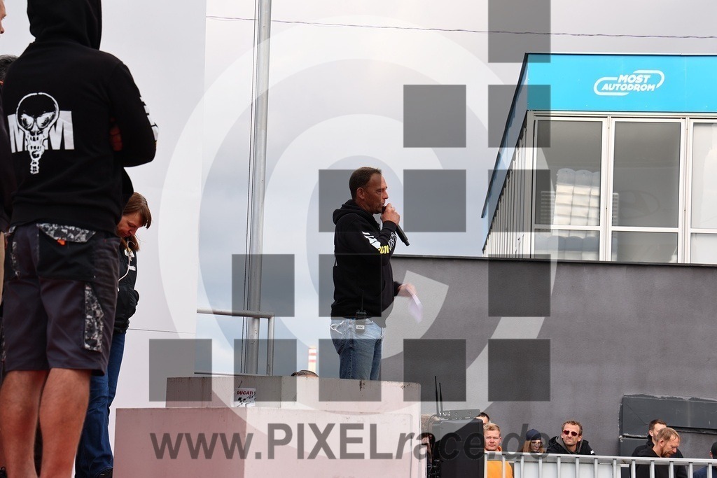 social-20250822_00060 | Schöne Erinnerungen an spannende Momente - das festzuhalten ist unser Job. PIXELrace.de ist seit 2003 auf den Rennstrecken Europas unterwegs um die Action draußen beim Fahren und die wunderbare Stimmung imm Fahrerlager für euch einzufangen.