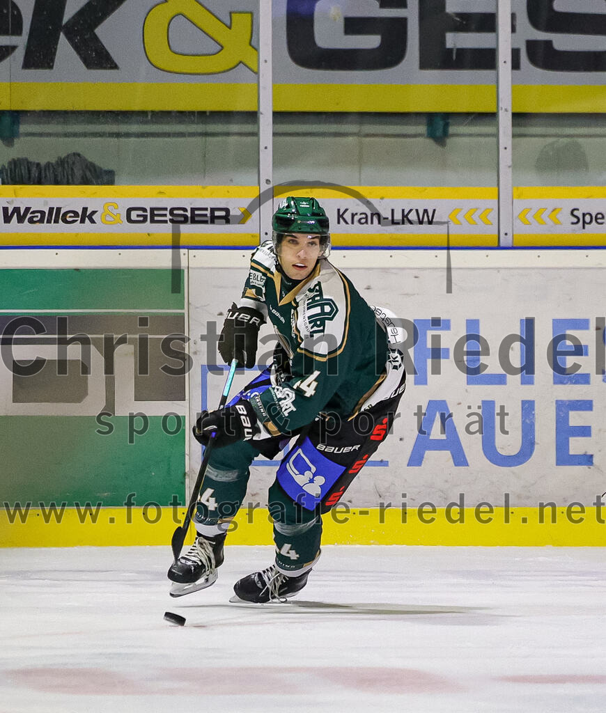 2025-11-02_133_TSV_Erding_gegen_EV_Fuessen | Erding, Deutschland, 02.11.2025:Eishockey, Oberliga Süd 2025 / 2026, 15. Spieltag, TSV Erding gegen EV Füssen, Endergebnis: 2:6Paul Wallek (Erding Gladiators, #44)Foto: Christian Riedel / fotografie-riedel.net