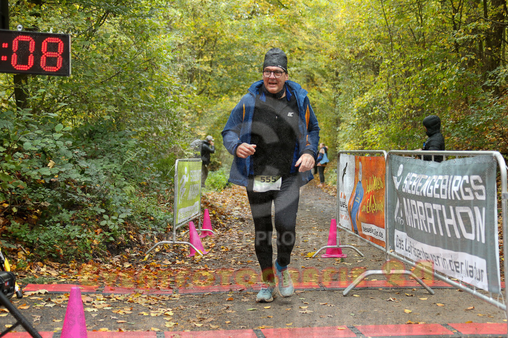 251026_1328_EX1_3537 | Sportfotografie im Rhein-Sieg Kreis, Köln, Bonn, NRW, Rheinland Pfalz, Hessen, etc. Unser Tätigkeitsfeld umfasst den Laufsport vom Volkslauf über den Marathon, Duathlon, Triathon bis zum Ultralauf wie Kölnpfad Ultra oder Schindertrail.