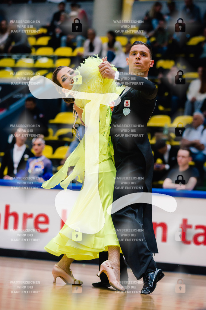 Hessen Tanzt WDSF International Open Standard 5th (86) Vladyslav Tsykhanovskyi _ Veronika Tsikhanovska (Schwarz-Weiß-Club Pforzheim)-2025-05-17-8502 | Webshop for digital downloads and prints of dance sport, event & show photographer Julian Link - Realisiert mit Pictrs.com