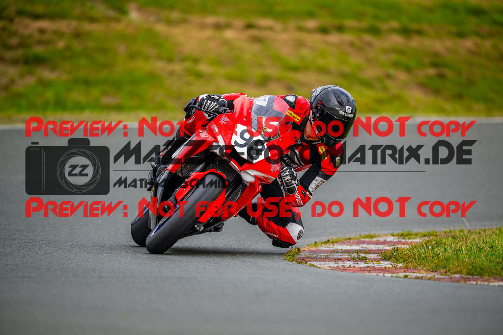 MaZZes_FotoMatrix_240726_6007705_8417 | STK