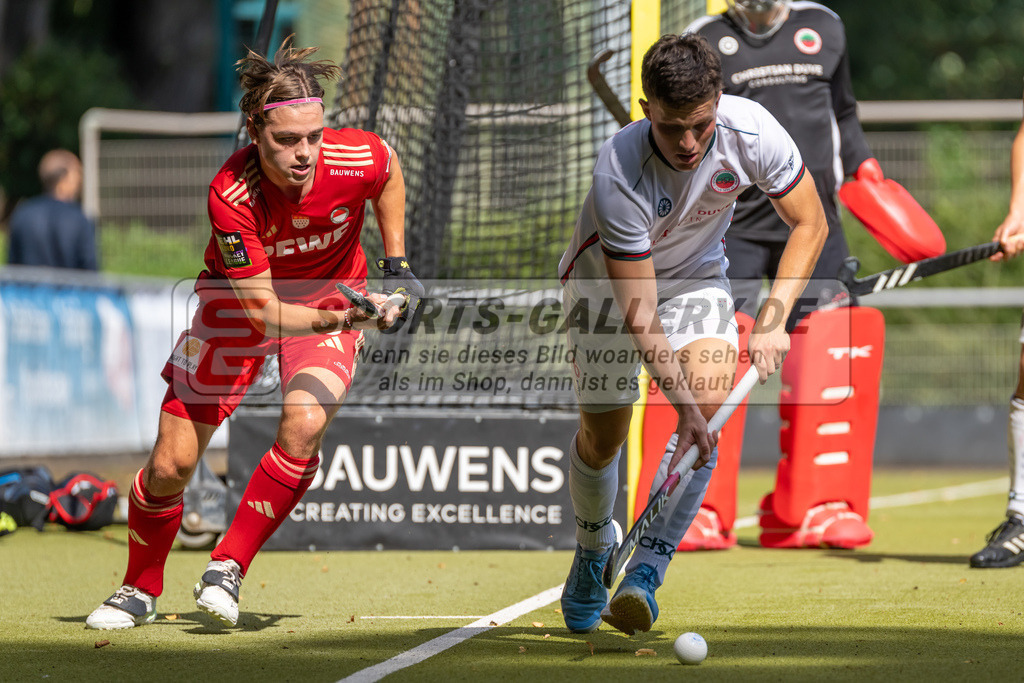HK_20240907_105369 | 1. Bundesliga Herren RW Köln - Crefelder HTC am 7.9.2024 RW Köln, Köln , Justus Warberg ( Rot-Weiss Köln #5 ) , Julius Hayner ( Crefelder HTC #6 )
